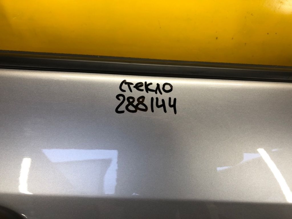 68101-42260 | Скло дверей передн. прав. TOYOTA RAV4 18-