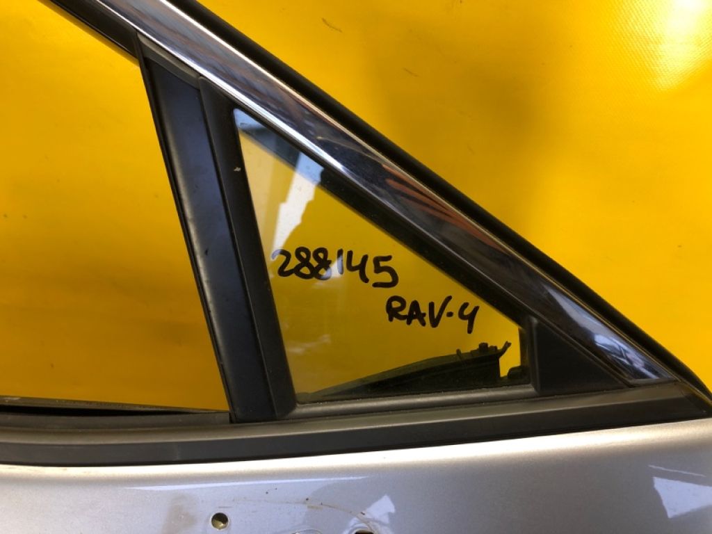 68125-42020 | Стекло двери глухое передн. прав. TOYOTA RAV4 18-