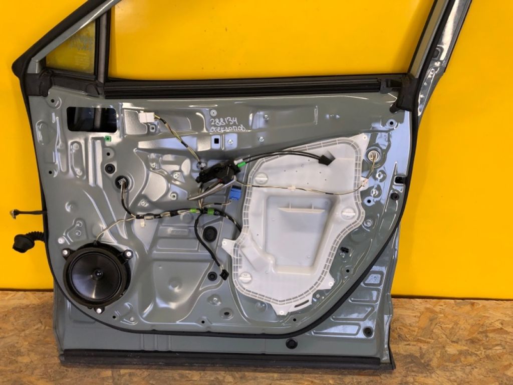 69801-42070 | Стеклоподъемник передн. прав. TOYOTA RAV4 18-