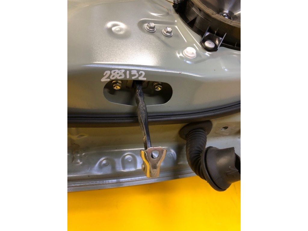 68610-42060 | Обмежувач дверей передн. прав. TOYOTA RAV4 18-