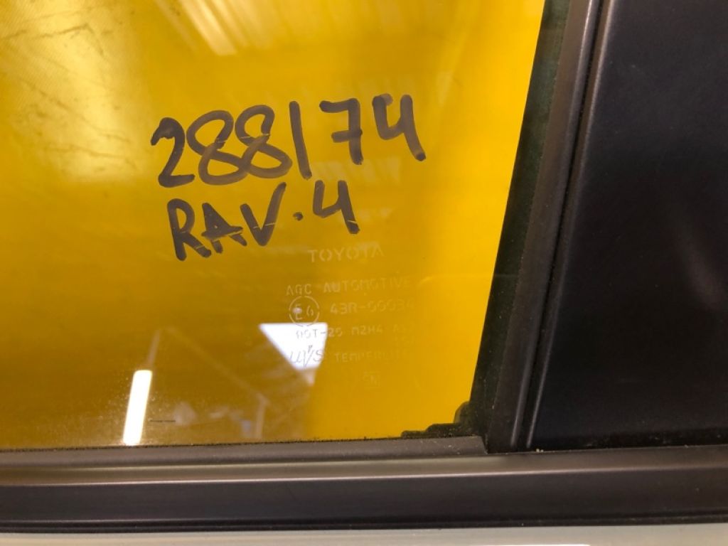 68102-42270 | Скло дверей передн. лів. TOYOTA RAV4 18- - Фото 2