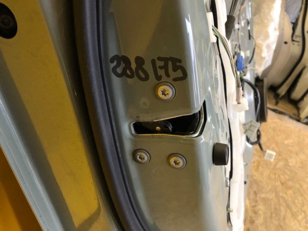 69040-53140 | Замок двери передн. лев. TOYOTA RAV4 18-