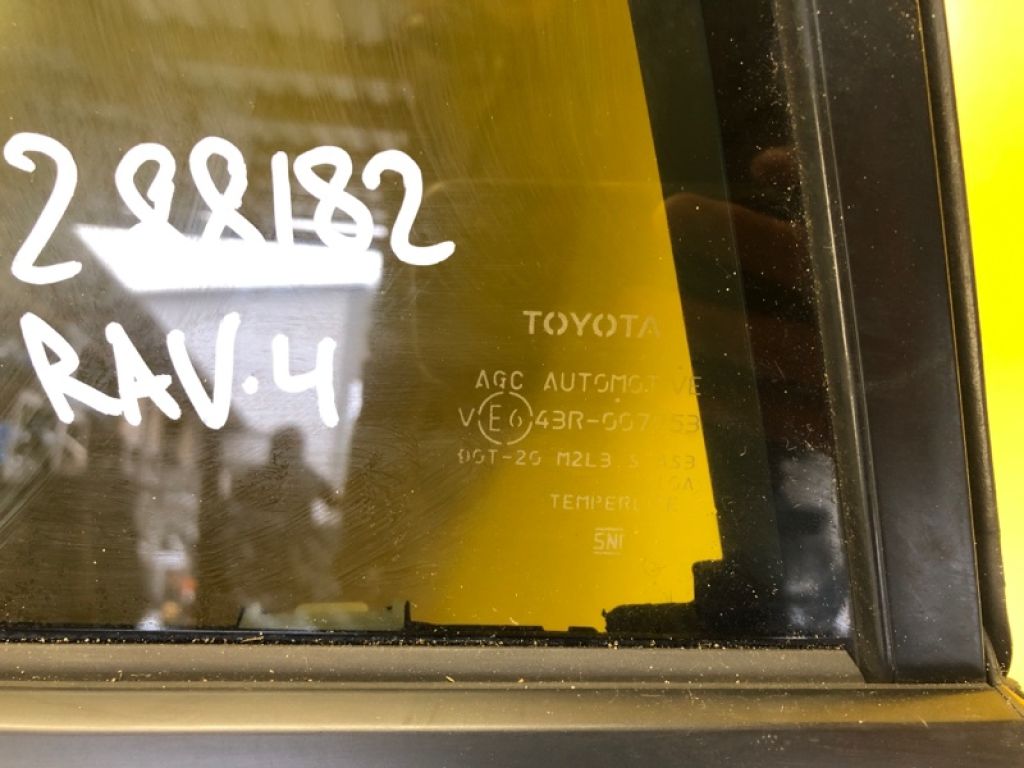 68124-42190 | Стекло двери глухое задн. лев. TOYOTA RAV4 18- - Фото 2