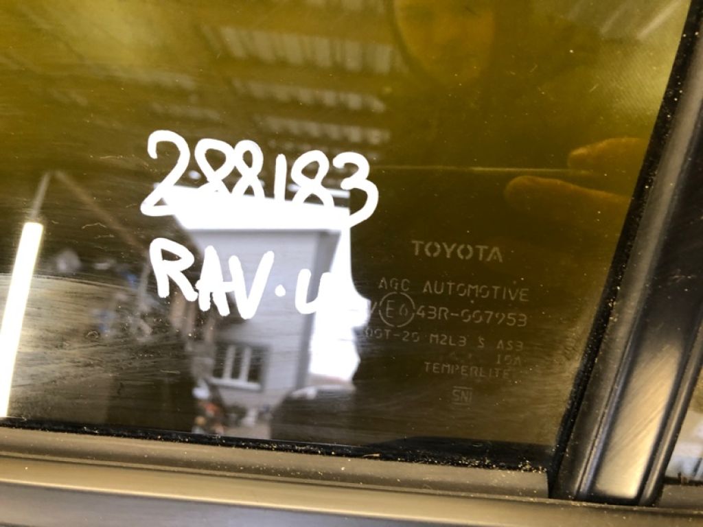 68104-42190 | Скло дверей задн. лів. TOYOTA RAV4 18- - Фото 2