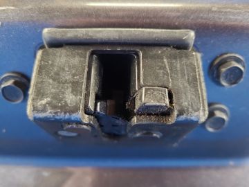 Замок кришки багажника TOYOTA PRIUS PLUS 11-14