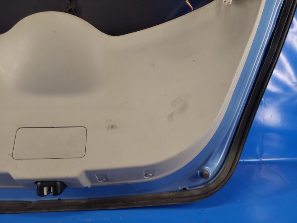K010M-3NAMB | Кришка багажника NISSAN LEAF 10-17 - Фото 14