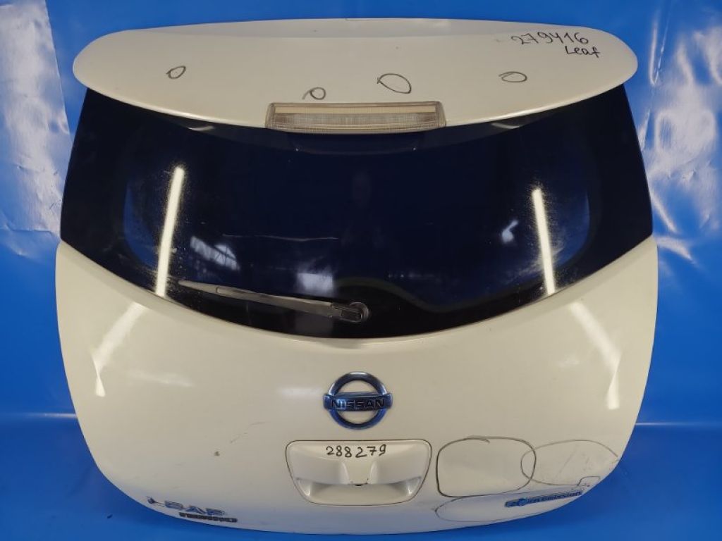 K010M-3NAMB | Крышка багажника NISSAN LEAF 10-17