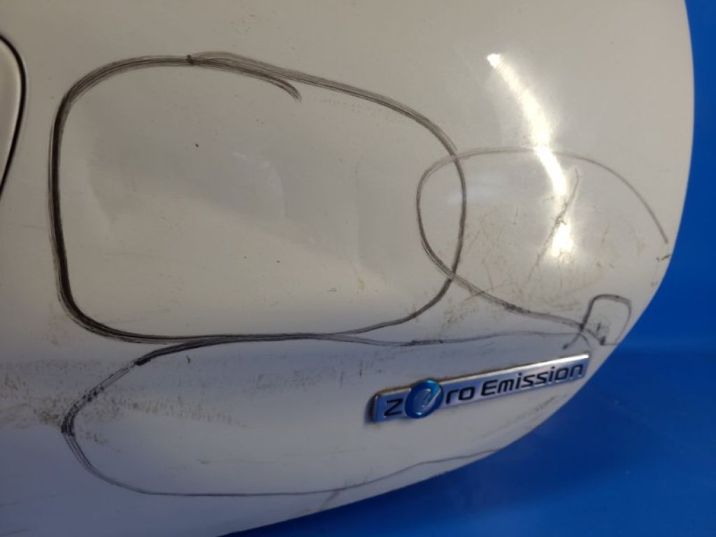 K010M-3NAMB | Крышка багажника NISSAN LEAF 10-17 - Фото 12