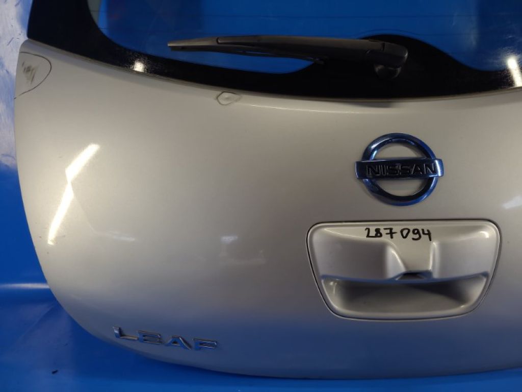 K010M-3NAMB | Крышка багажника NISSAN LEAF 10-17 - Фото 5