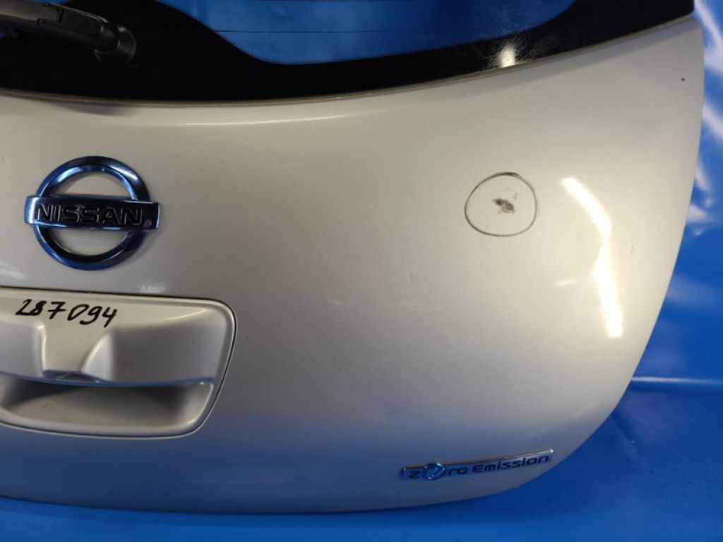 K010M-3NAMB | Крышка багажника NISSAN LEAF 10-17 - Фото 9
