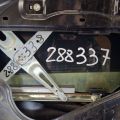 Скло дверей передн. прав. TOYOTA RAV4 05-12