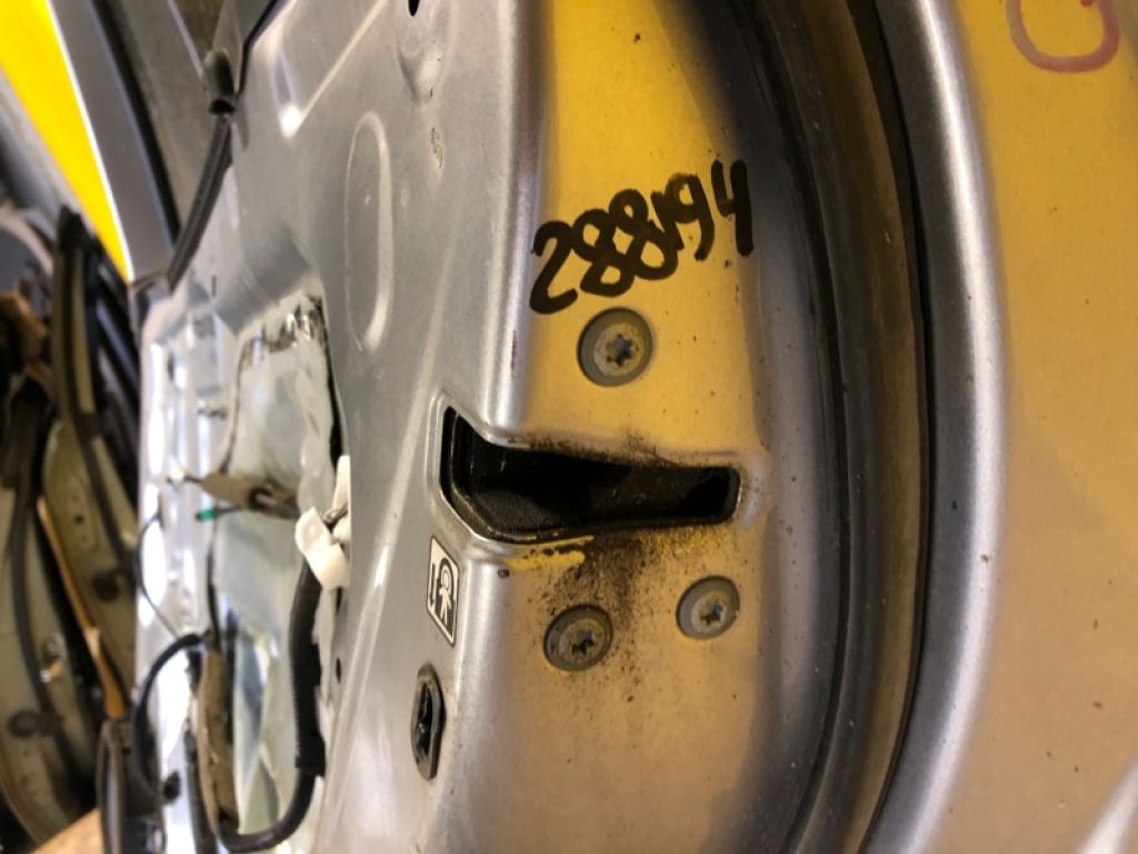 69050-48060 | Замок двери задн. прав. TOYOTA RAV4 18-