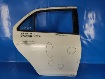 Двері задні праві TOYOTA YARIS 05–11