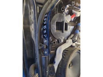 Ограничитель двери передн. прав. TOYOTA PRIUS PLUS 11-14