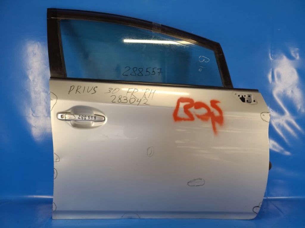 67001-47070 | Двері передн. прав. TOYOTA PRIUS - 30 09-17
