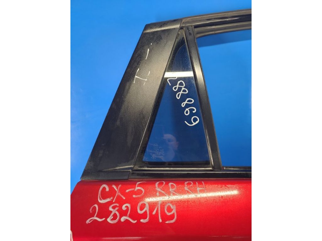 KD47-72-661A | Стекло двери глухое задн. прав. MAZDA CX-5 (KE) 11-17
