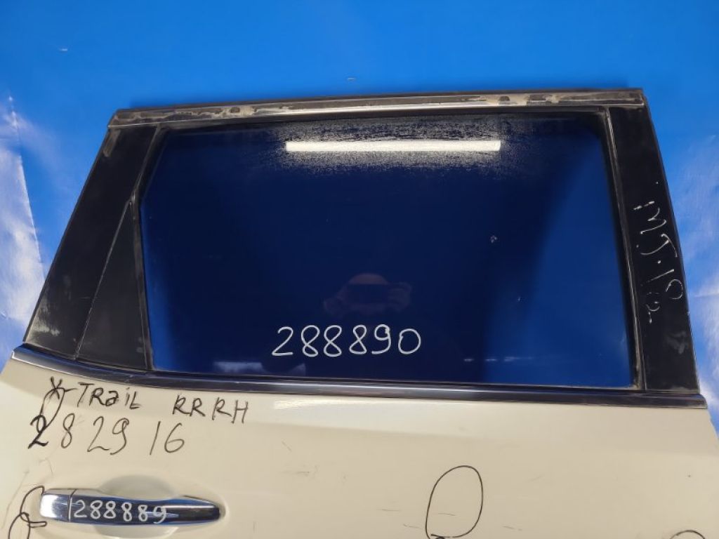 82300-4CA0A | Стекло двери задн. прав. NISSAN X-TRAIL/ROGUE T32 13-20