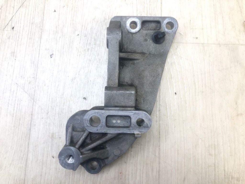4627154AC | Кронштейн генератора JEEP CHEROKEE 14-