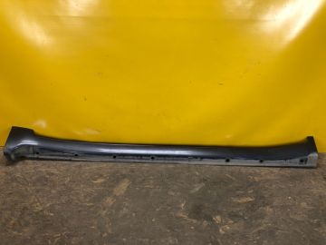 Накладка порогу зовнішня лів. TOYOTA LAND CRUISER 200 08-21