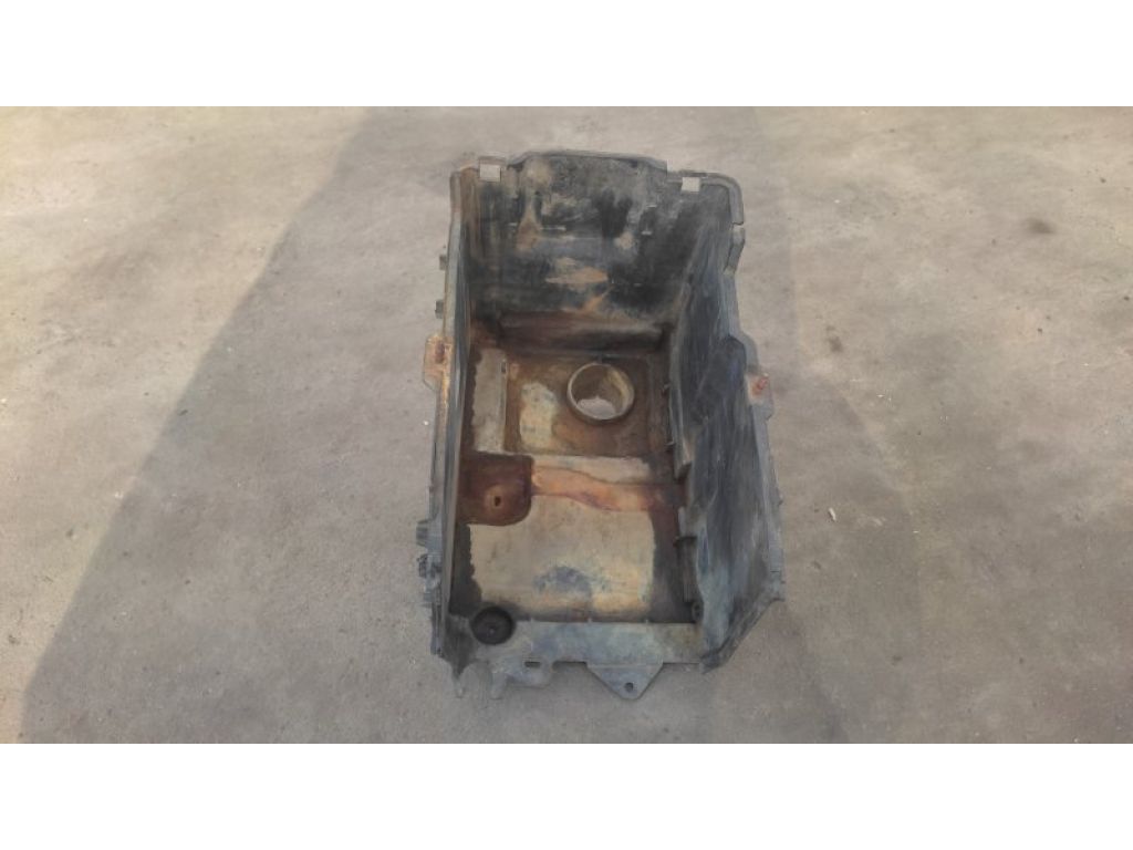 BP4K-56-040L | Короб акумулятора MAZDA 3 BK 03-08 - Фото 3