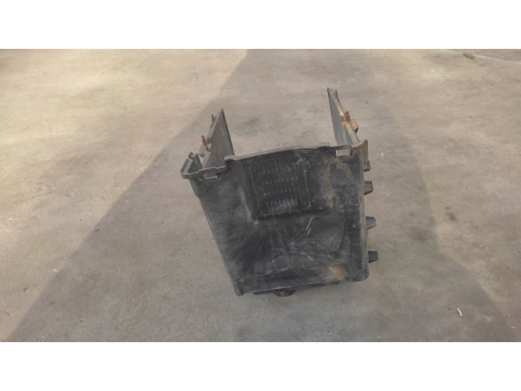 BP4K-56-040L | Короб акумулятора MAZDA 3 BK 03-08 - Фото 4