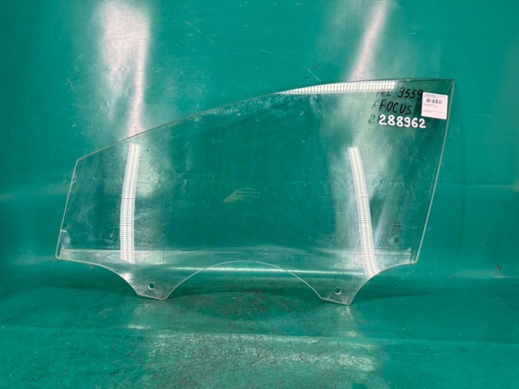 F1EZ-5821411-A | Стекло двери передн. лев. FORD FOCUS 10-18