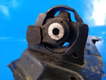 Подушка АКПП TOYOTA COROLLA E16 13-