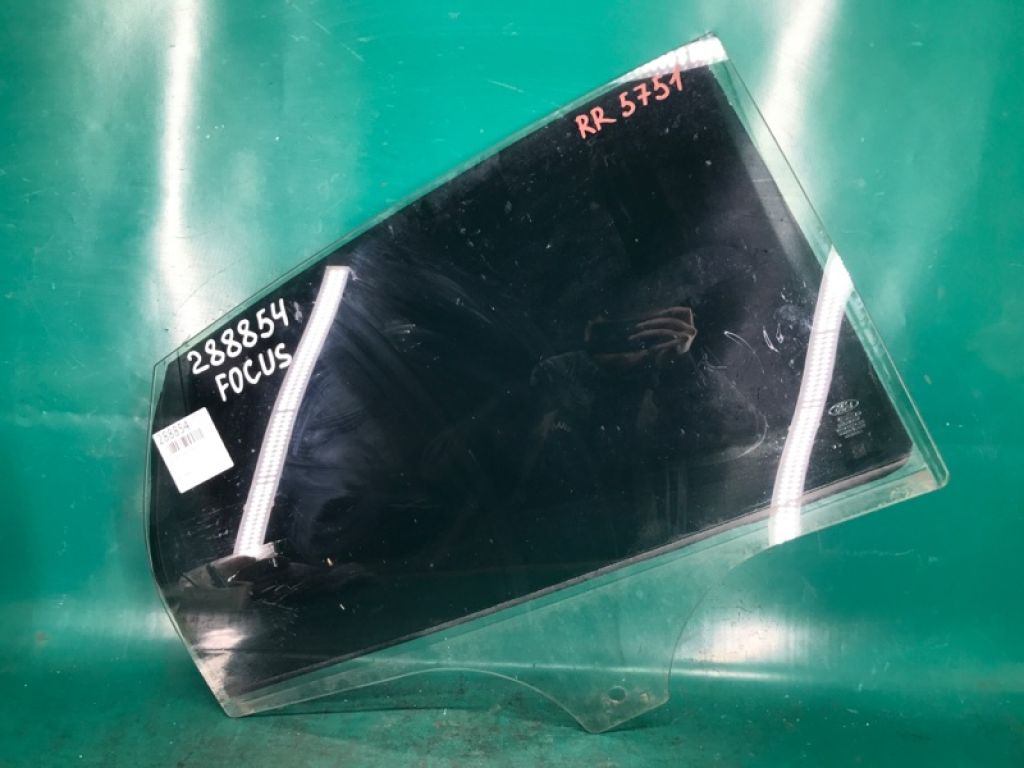 CP9Z-5825712-A | Скло дверей задн. прав. FORD FOCUS 10-18
