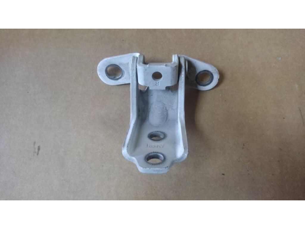 79320-2K000 | Петля двери верхняя передн. прав. KIA SOUL PS 13-19