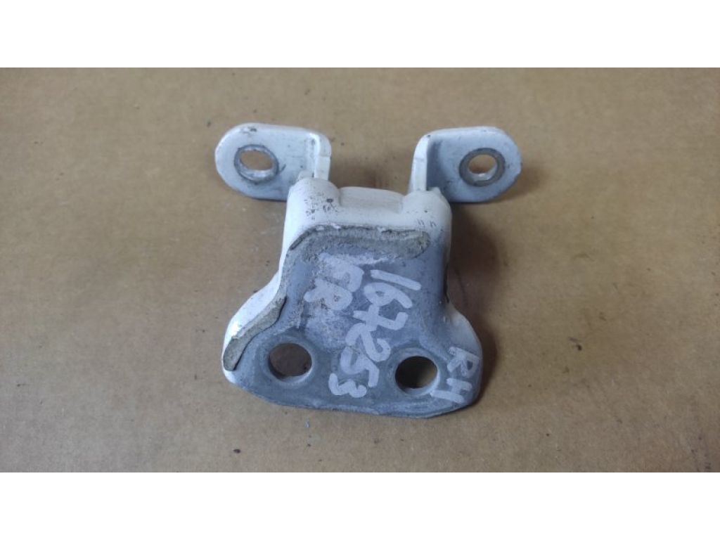 68730-AC010 | Петля двері нижня передн. прав. TOYOTA AVALON 05-12