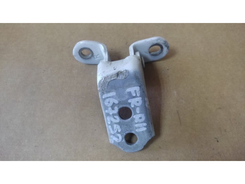 68710-AA020 | Петля двері верхня передн. прав. TOYOTA AVALON 05-12