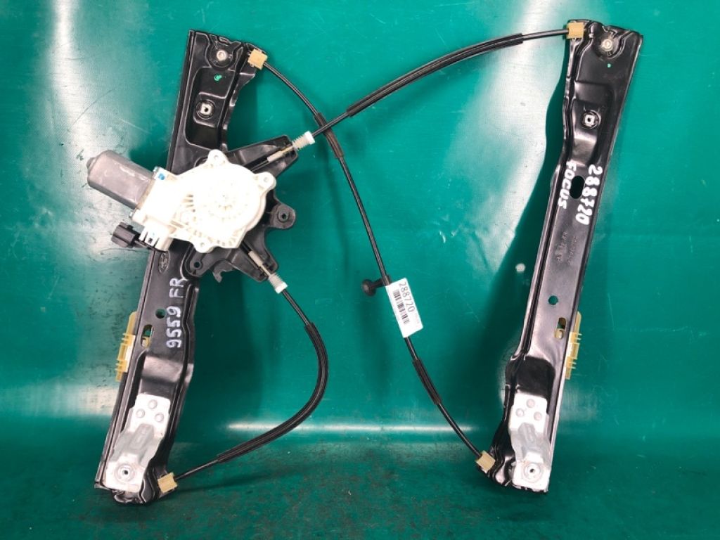 CM5Z-5823200-B | Склопідйомник передн. прав. FORD FOCUS 10-18