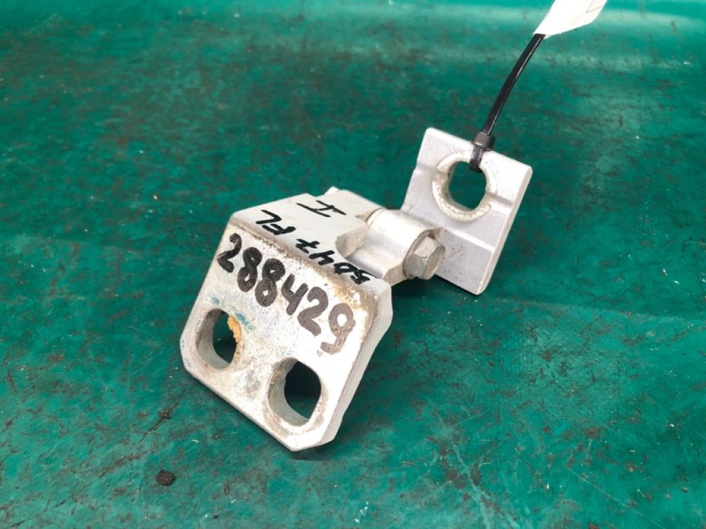 68082441AD | Петля двери нижняя передн. лев. DODGE DART 12-16