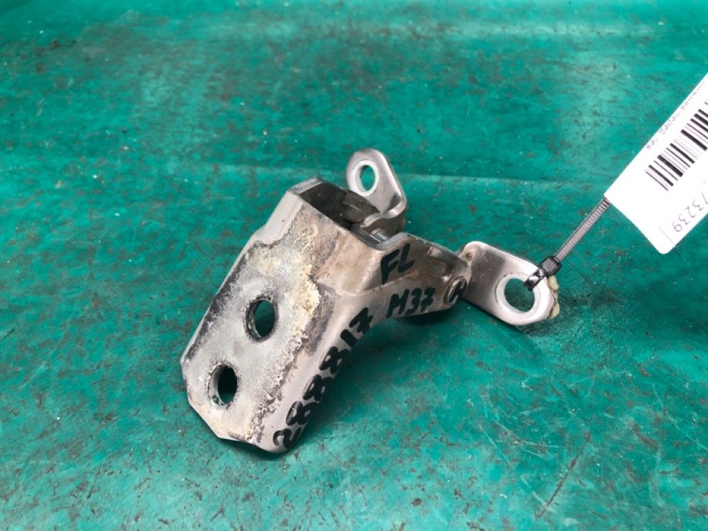 80400-1MA0A | Петля двері нижня передн. лів. INFINITI M25/M37/M56/Q70/M35H 10-16