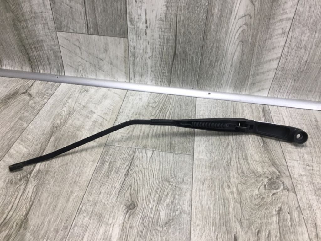 98320-1M000 | Повідець склоочисника передній прав. KIA FORTE/CERATO TD 08-13 - Фото 3