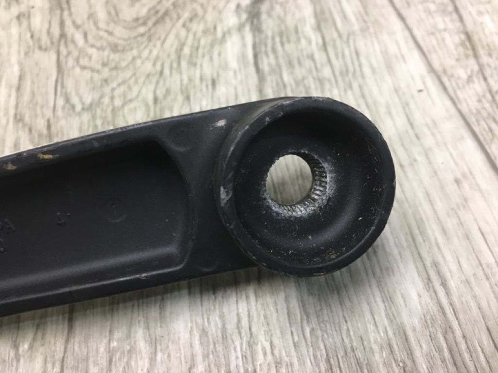 98320-1M000 | Повідець склоочисника передній прав. KIA FORTE/CERATO TD 08-13 - Фото 4