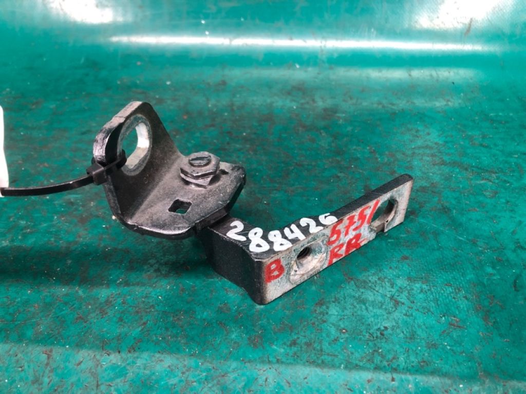 CP9Z-5422800-A | Петля двері верхня задн. прав. FORD FOCUS 10-18