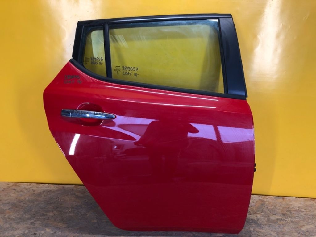 82100-5SF0A | Дверь задн. прав. NISSAN LEAF 18-