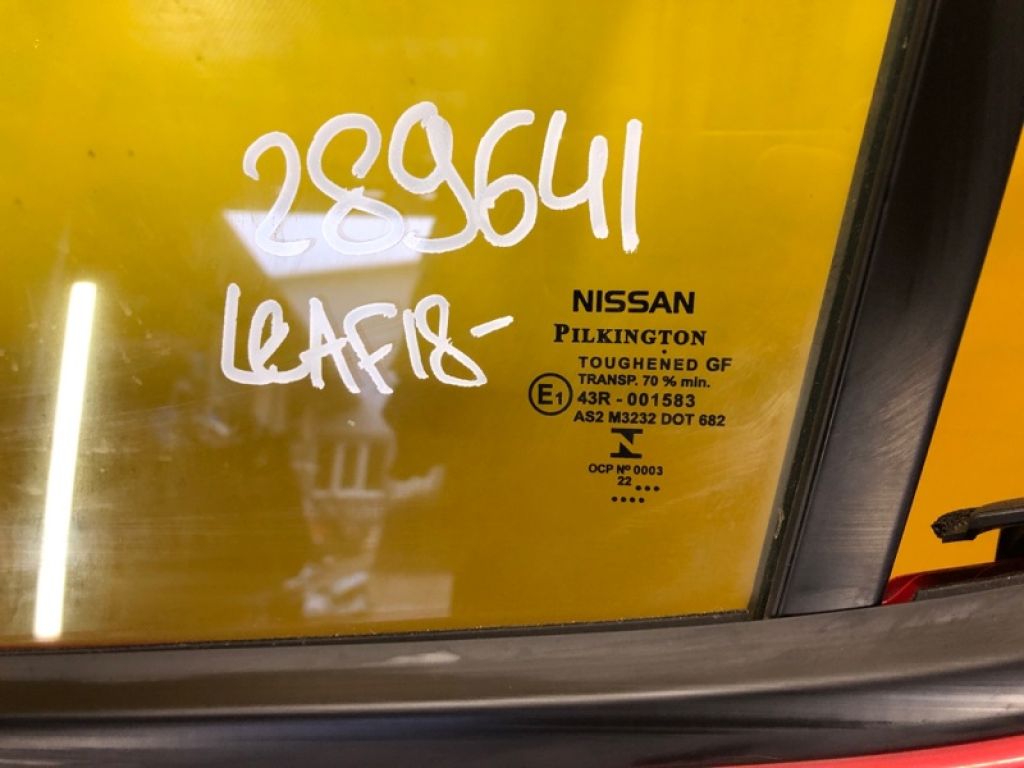 82301-3NF1A | Стекло двери задн. лев. NISSAN LEAF 18- - Фото 2