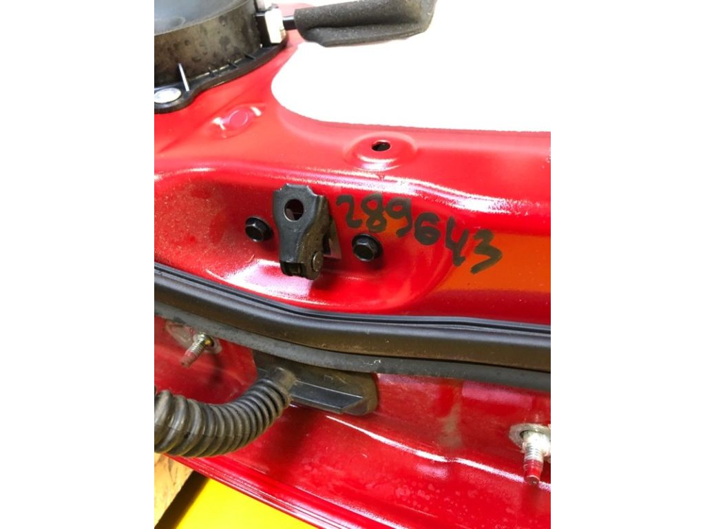 82430-3NF0A | Обмежувач дверей задн. лів. NISSAN LEAF 18-