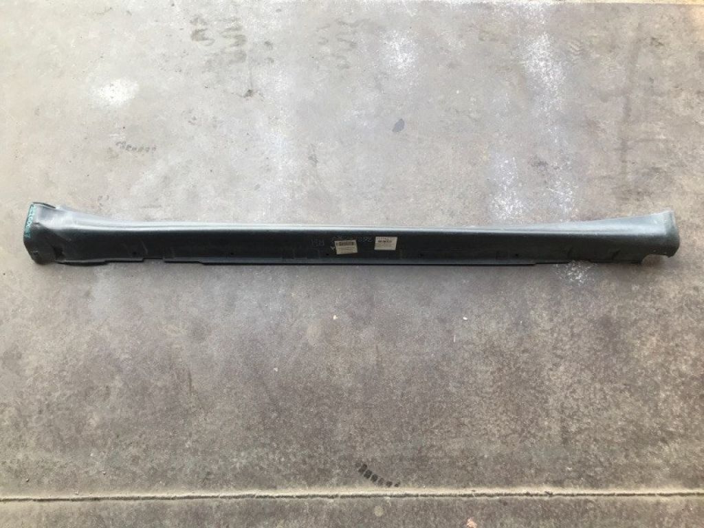 76850-1KA0A | Накладка порога наружная прав. NISSAN JUKE 10-19