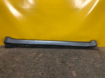 Накладка порогу зовнішня прав. TOYOTA AVENSIS 08-18