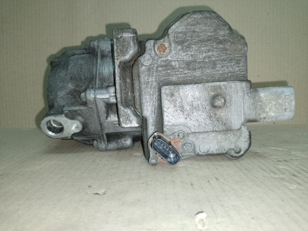 88370-47060 | Компрессор кондиционера TOYOTA PRIUS - 30 09-17 - Фото 2