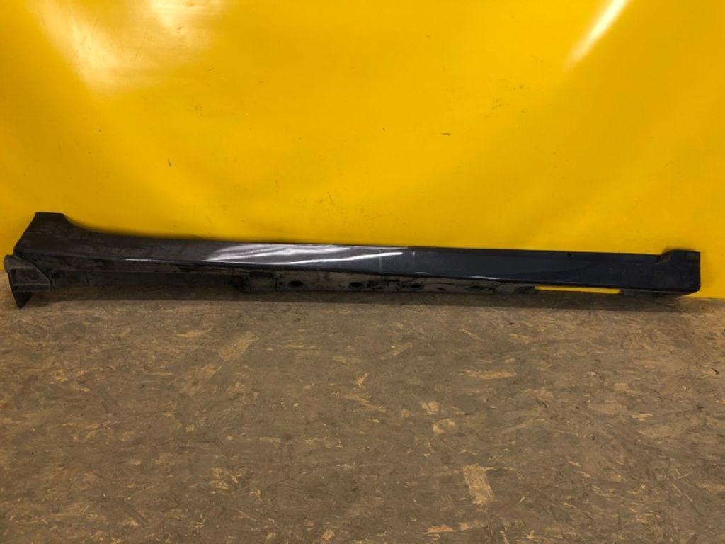 75850-47010 | Накладка порога наружная прав. TOYOTA PRIUS - 30 09-17