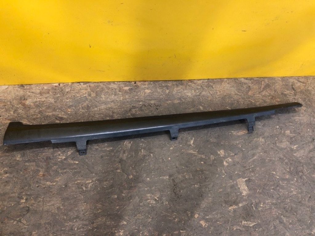 Накладка порогу зовнішня прав. HONDA CIVIC 5D 06-11
