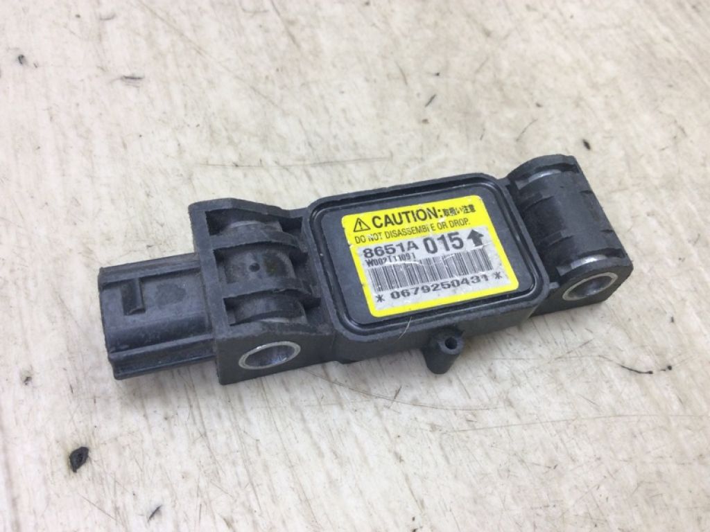 8651A015 | Датчик удара MITSUBISHI GRANDIS 03-11
