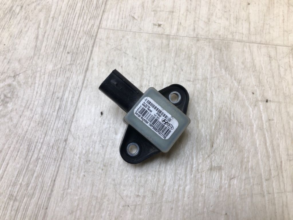 95920-1M200 | Датчик удара HYUNDAI SONATA YF 10-14