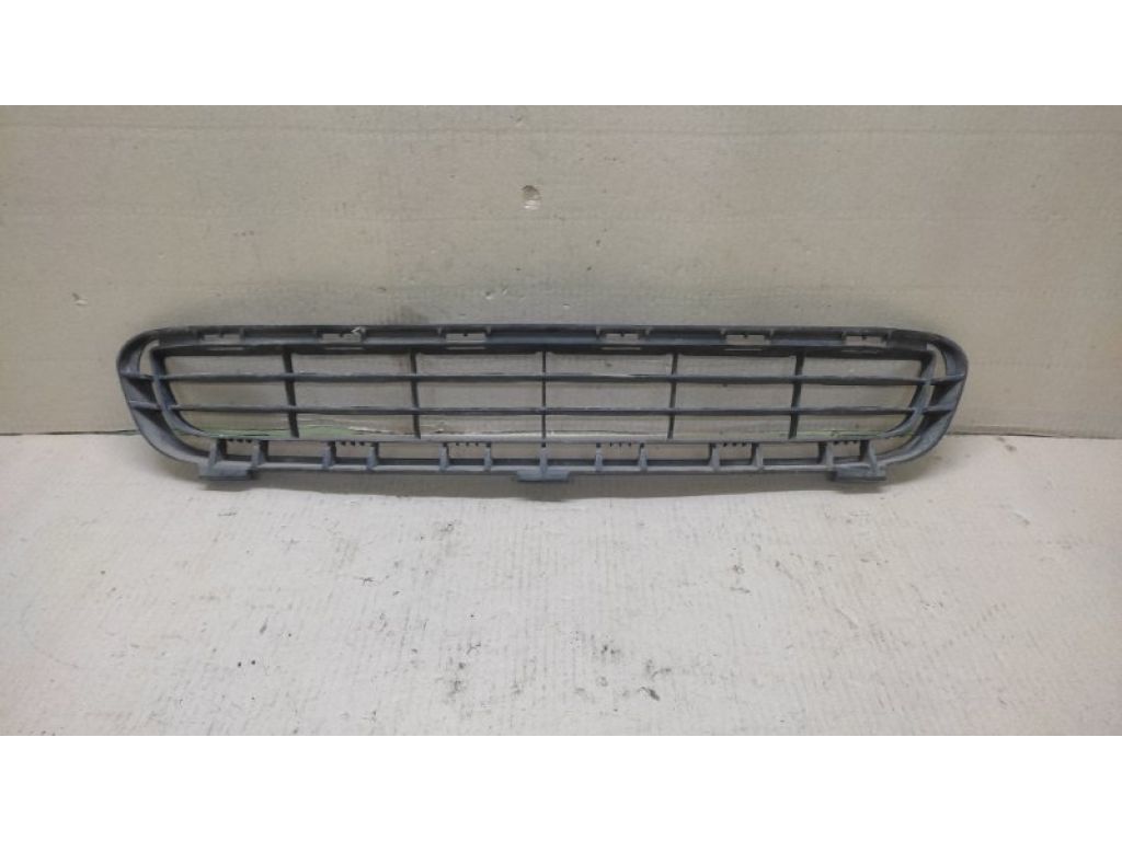 53112-06040 | Решетка переднего бампера TOYOTA CAMRY 40 06-11