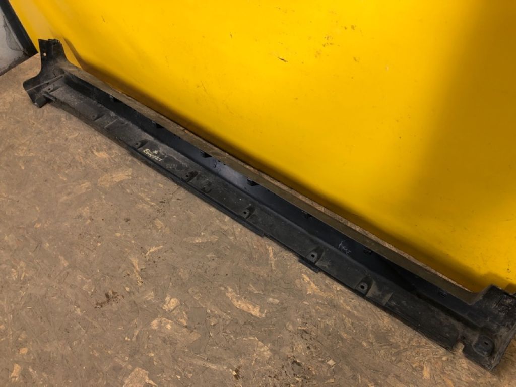 76851-4BA0A | Накладка порогу зовнішня лів. NISSAN X-TRAIL/ROGUE T32 13-20 - Фото 4