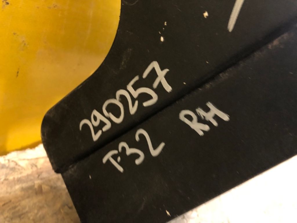 76850-6FR0A | Накладка порога наружная прав. NISSAN X-TRAIL/ROGUE T32 13-20 - Фото 2